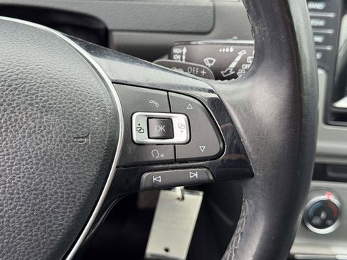 Used 2015 Volkswagen Golf S FWD image 18