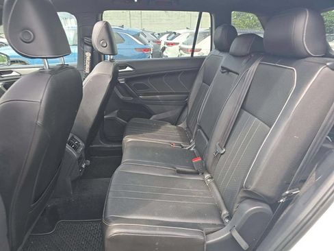 Used 2022 Volkswagen Tiguan SE R-Line FWD image 9