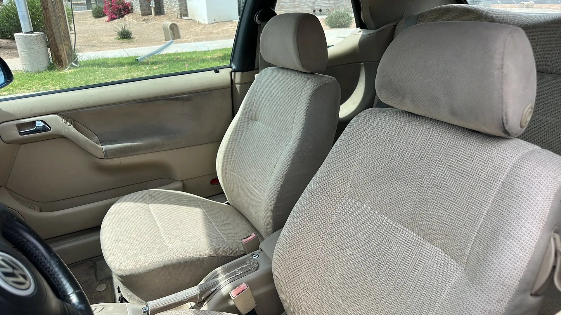 Used 2002 Volkswagen Cabrio GLS FWD image 9