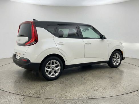 Used 2025 Kia Soul LX w/ LX Technology Package FWD image 9
