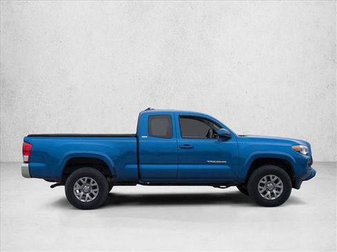 Used 2016 Toyota Tacoma SR5 image 4