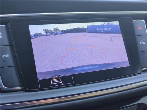 Used 2020 Buick Enclave Essence AWD/4WD image 13