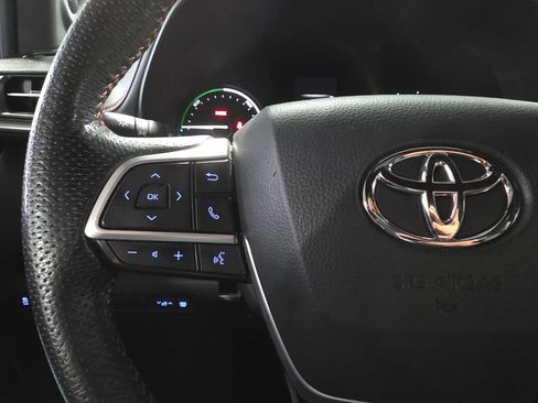 Used 2021 Toyota Sienna XSE image 16