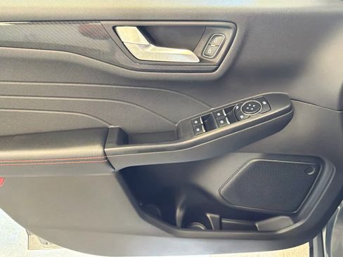 Used 2025 Ford Escape ST-Line AWD/4WD image 18