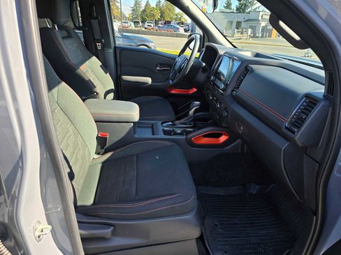Used 2023 Nissan Frontier PRO-4X w/ Technology Package image 11