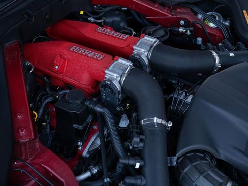 Used 2024 Ferrari Roma image 13