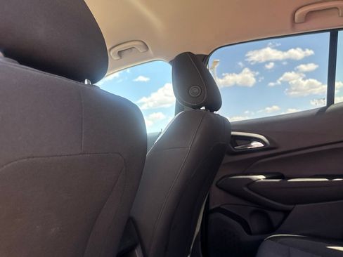 Used 2025 Chevrolet Trax LS FWD image 35