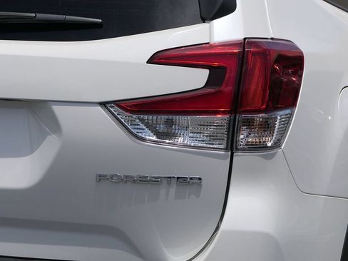 Used 2024 Subaru Forester Premium AWD/4WD image 4