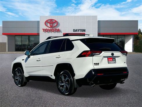 Used 2022 Toyota RAV4 SE image 4