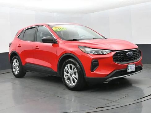 Used 2024 Ford Escape Active FWD image 2