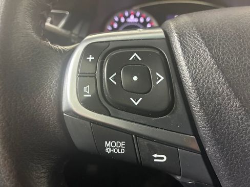 Used 2017 Toyota Camry SE image 25