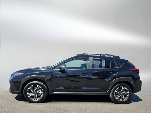 Used 2024 Subaru Crosstrek 2.0i Premium AWD/4WD image 2