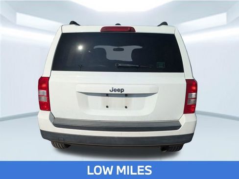 Used 2016 Jeep Patriot Sport w/ Power Value Group FWD image 2
