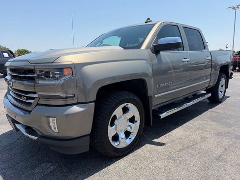 Used 2017 Chevrolet Silverado 1500 LTZ Z71 w/ LTZ Plus Package AWD/4WD image 4