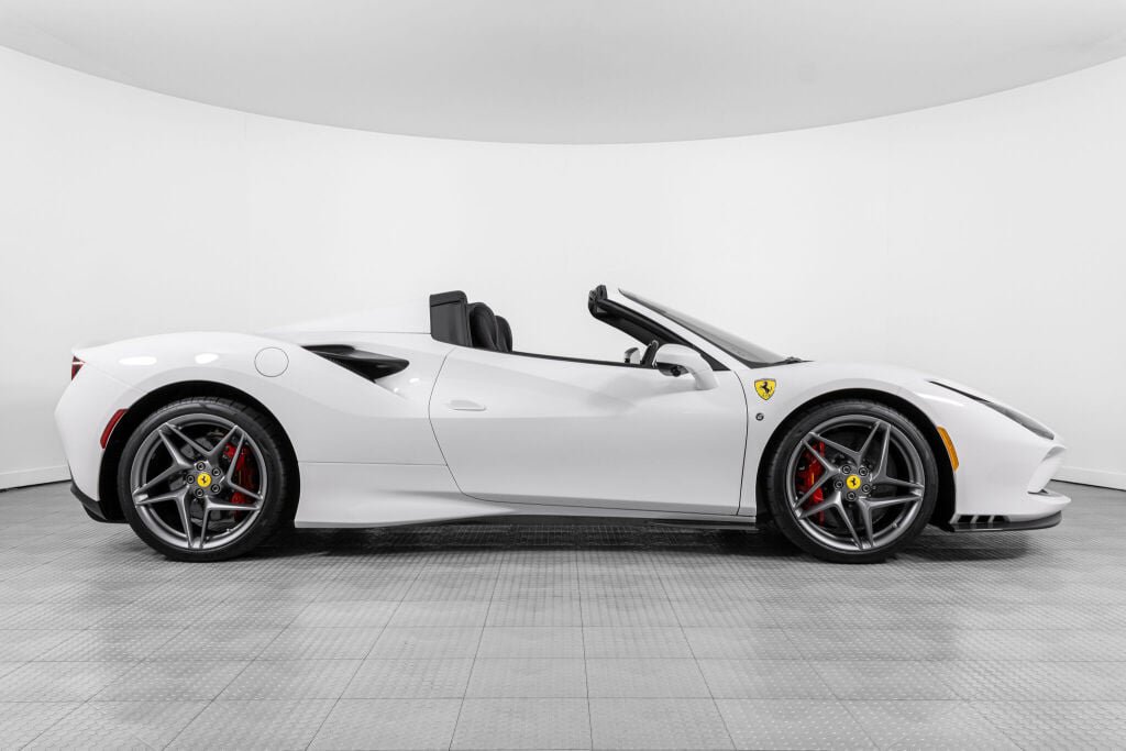 Used 2022 Ferrari F8 Tributo RWD image 12