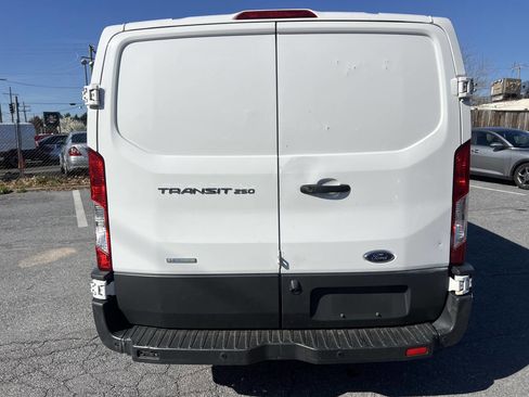 Used 2018 Ford Transit 250 130 Low Roof RWD image 6