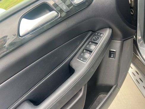 Used 2019 Mercedes-Benz GLE 400 4MATIC image 13