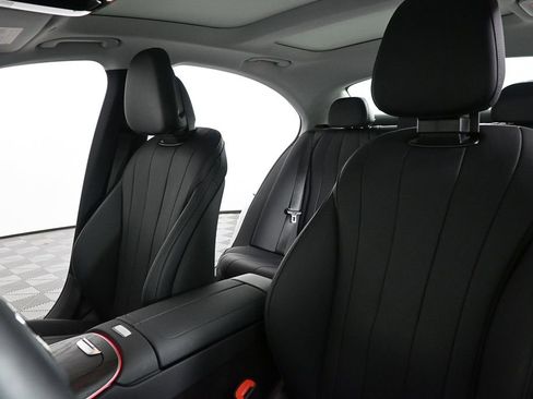 Used 2025 Mercedes-Benz E 350 Sedan image 5
