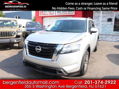 Used 2025 Nissan Pathfinder SV