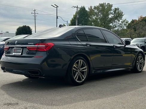 Used 2019 BMW 750i xDrive w/ Executive Package image 11