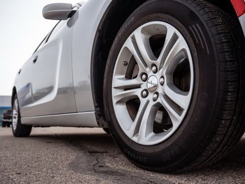 Used 2022 Dodge Charger SXT image 11