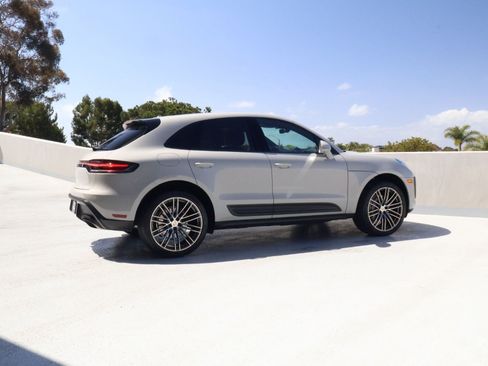 Certified 2023 Porsche Macan AWD/4WD image 8