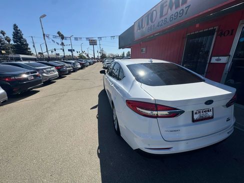 Used 2020 Ford Fusion SE image 7