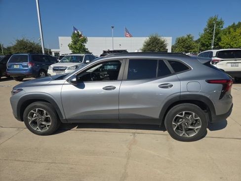 Used 2024 Chevrolet Trax LT w/ Driver Confidence Package FWD image 5