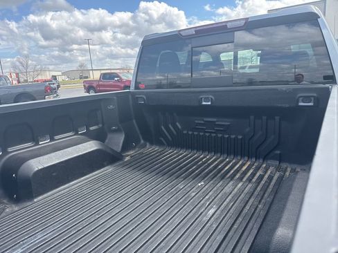 Used 2022 Chevrolet Silverado 1500 LT Trail Boss w/ Convenience Package II image 5