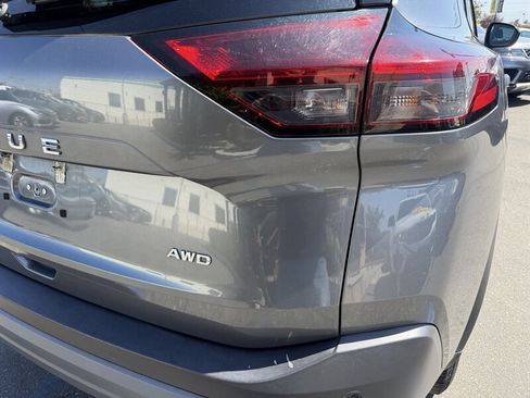 Used 2023 Nissan Rogue S AWD/4WD image 5