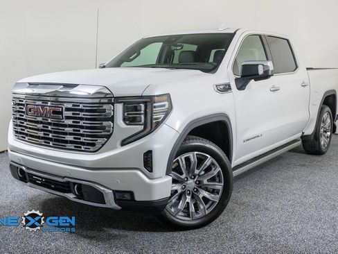 Used 2024 GMC Sierra 1500 Denali w/ Denali Reserve Package AWD/4WD image 3