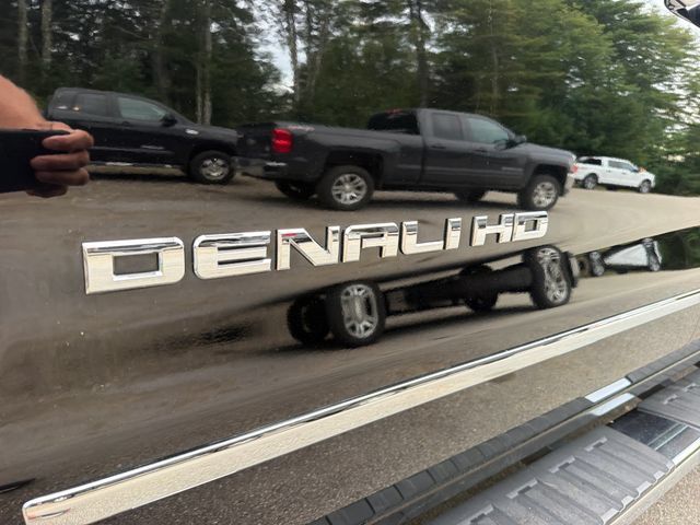 Used 2018 GMC Sierra 3500 Denali w/ Duramax Plus Package AWD/4WD image 9