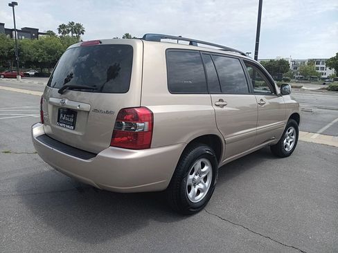 Used 2004 Toyota Highlander 4WD V6 image 8