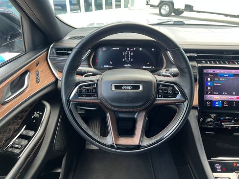 Used 2023 Jeep Grand Cherokee L Summit w/ Advanced Protech Group IV AWD/4WD image 19