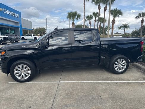 Used 2024 Chevrolet Silverado 1500 Custom image 3