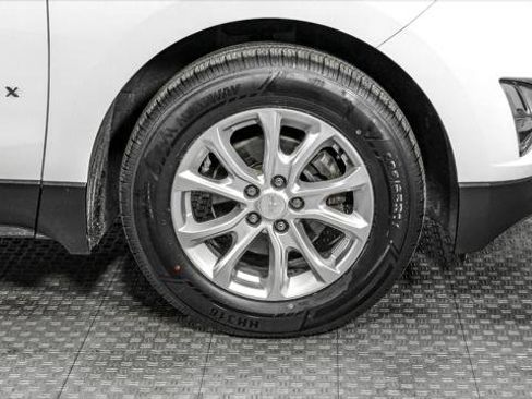 Used 2020 Chevrolet Equinox LS w/ LS Convenience Package FWD image 32