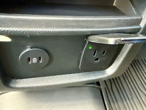 Certified 2024 Ford Edge SEL w/ Convenience Package image 26