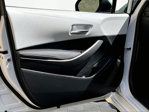 Used 2025 Toyota Corolla SE FWD image 22