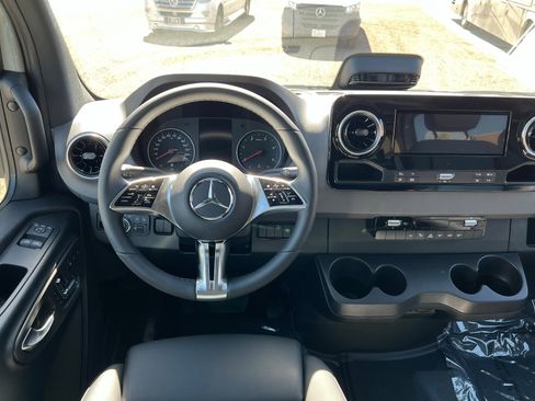 New 2025 Mercedes-Benz Sprinter 2500 image 12