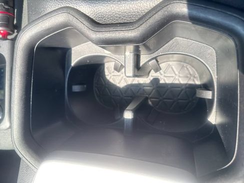 Used 2025 Toyota RAV4 XLE FWD image 20