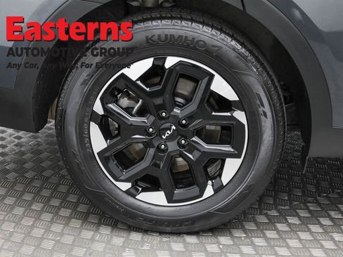 Used 2024 Kia Sorento S image 32