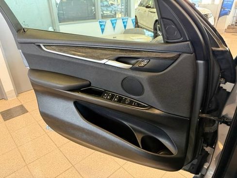 Used 2018 BMW X5 xDrive40e AWD/4WD image 25