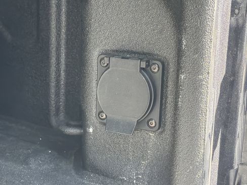 Used 2025 GMC Sierra 2500 AT4 w/ AT4 Premium Plus Package image 32