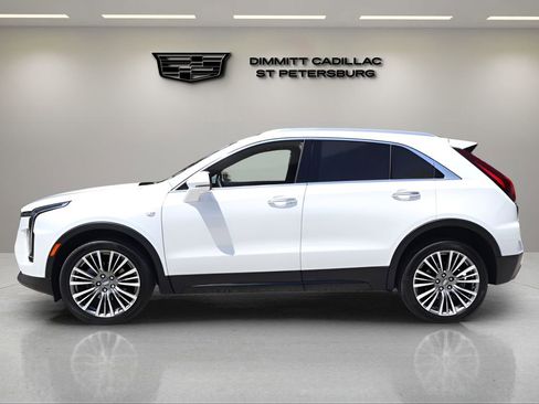 Used 2024 Cadillac XT4 Premium Luxury FWD image 2