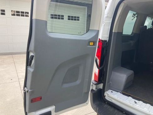 Used 2017 Ford Transit 150 XL RWD image 24