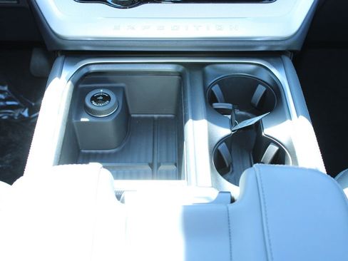 New 2026 Ford Expedition Max Active AWD/4WD image 30