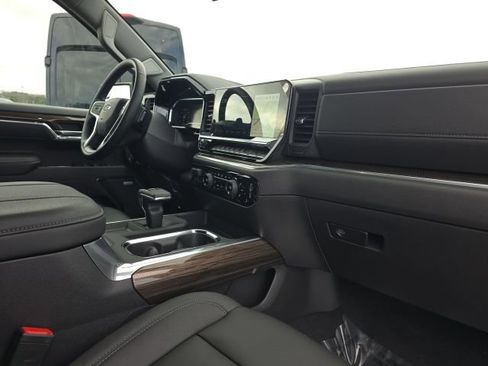 Used 2025 Chevrolet Silverado 1500 LT Trail Boss w/ Convenience Package II image 23