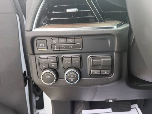New 2026 Chevrolet Suburban High Country w/ Sun And Tow Package AWD/4WD image 40