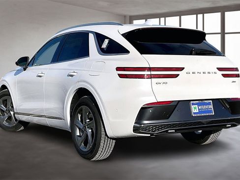 New 2026 Genesis GV70 2.5T Advanced image 3