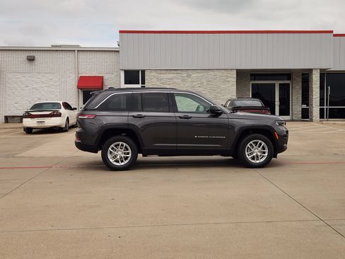 New 2026 Jeep Grand Cherokee Laredo RWD image 7